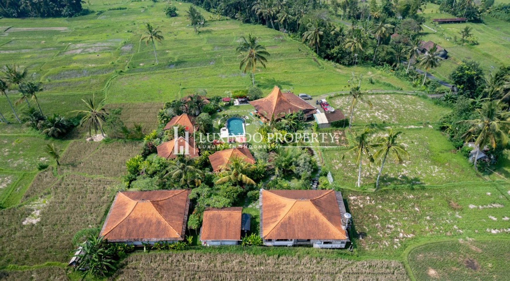 TAMPAK SIRING – CHARMING BUNGALOWS IN THE MIDDLE OF RICE FIELDS (FHV291)