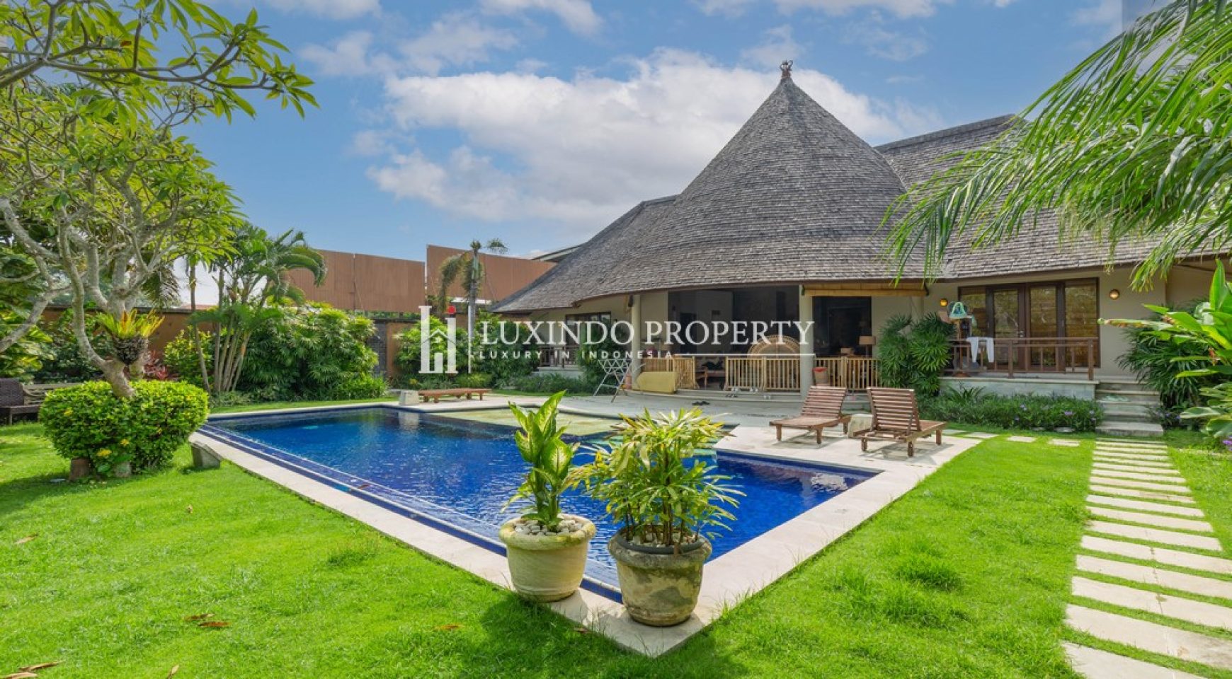 SEMINYAK – 3 BEDROOM VILLA IN LUXURY COMPLEX FOR FREEHOLD (FHV410)