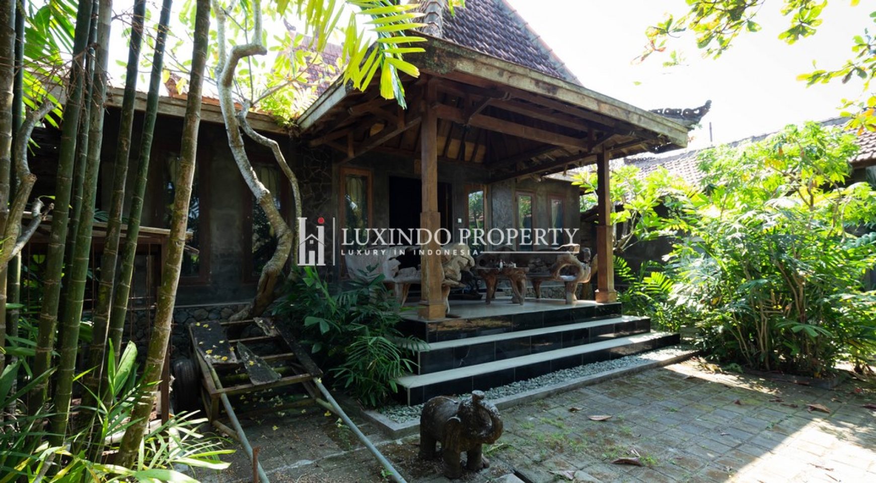 KEROBOKAN – RENOVATION 4 BEDROOM JOGLO HOUSE FOR SALE/LEASE (LHV565)