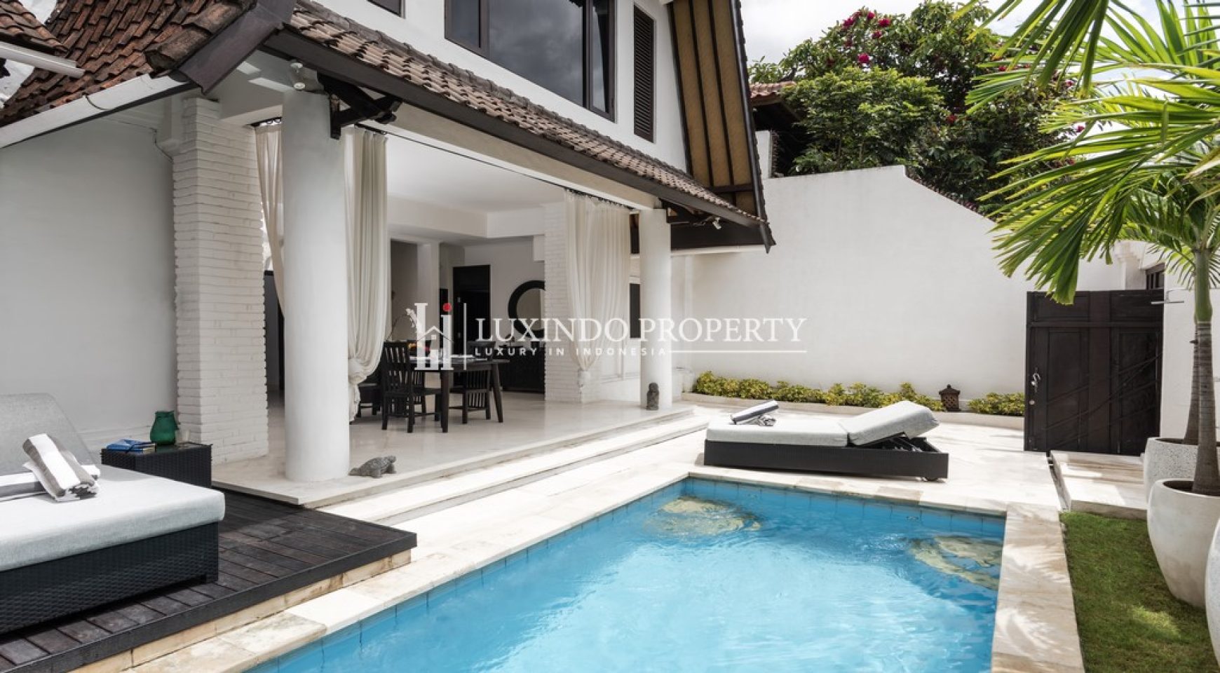 SEMINYAK – 3 BEDROOM VILLA IN EXCLUSIVE NEIGHBORHOOD (LHV779)