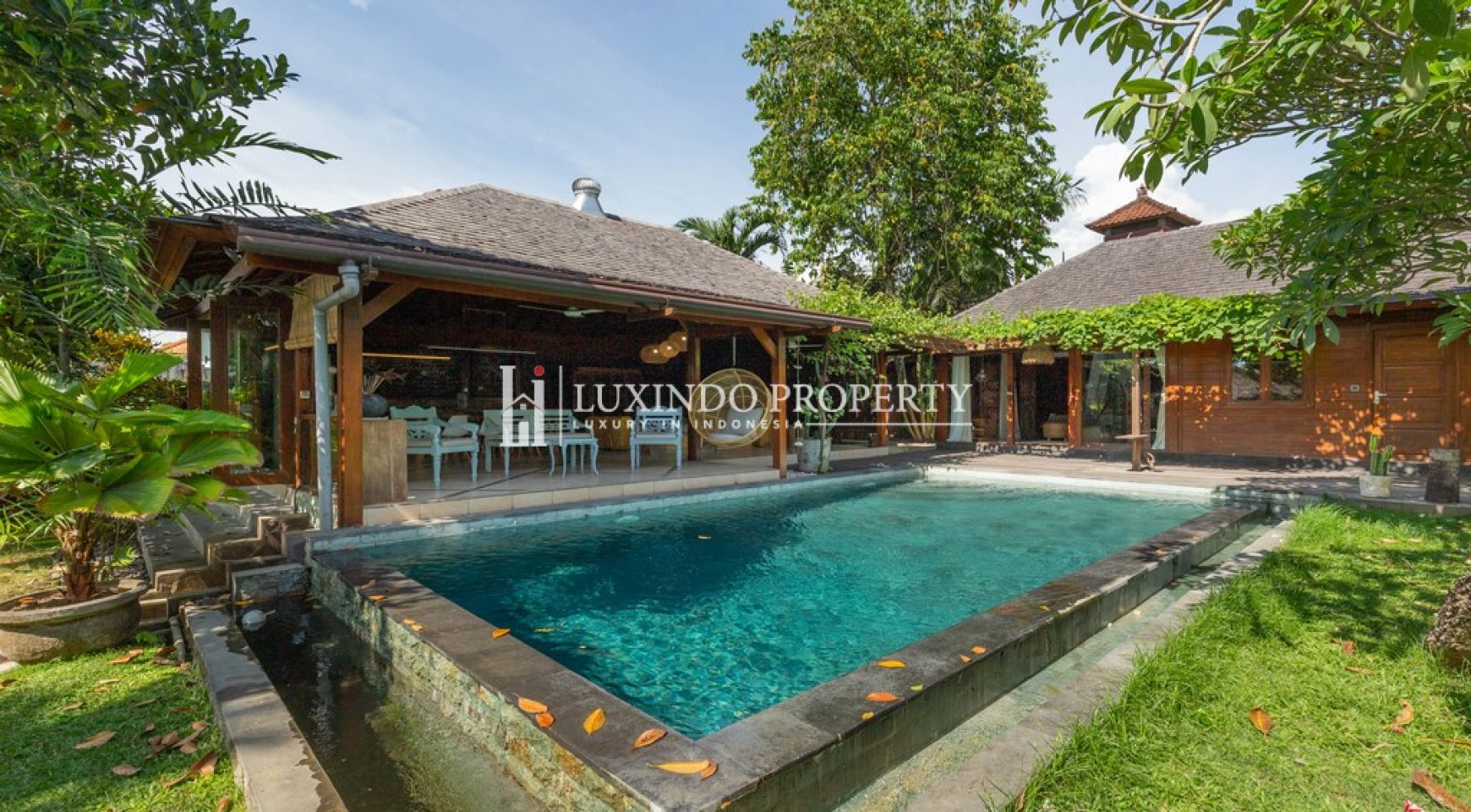 GUNUNG SALAK – 5 YEARS LEASE. TROPICAL 3-BEDROOM VILLA NEAR KEROBOKAN (LHV724)