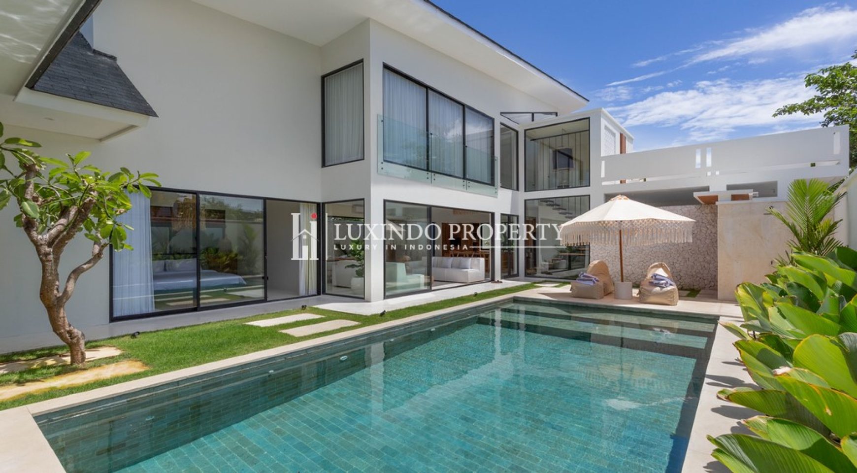 SEMINYAK – BEACH SIDE LUXURY 4-BEDROOM VILLA IN THE MOST PRIME LOCATION SEMINYAK (FHV409)