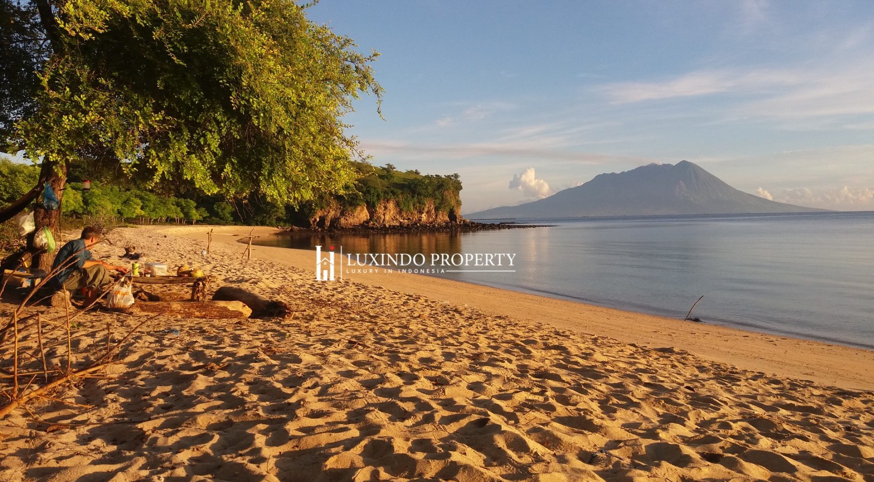 SUMBAWA – EAST COAST BEACHFRONT FOR SALE (FHL382)