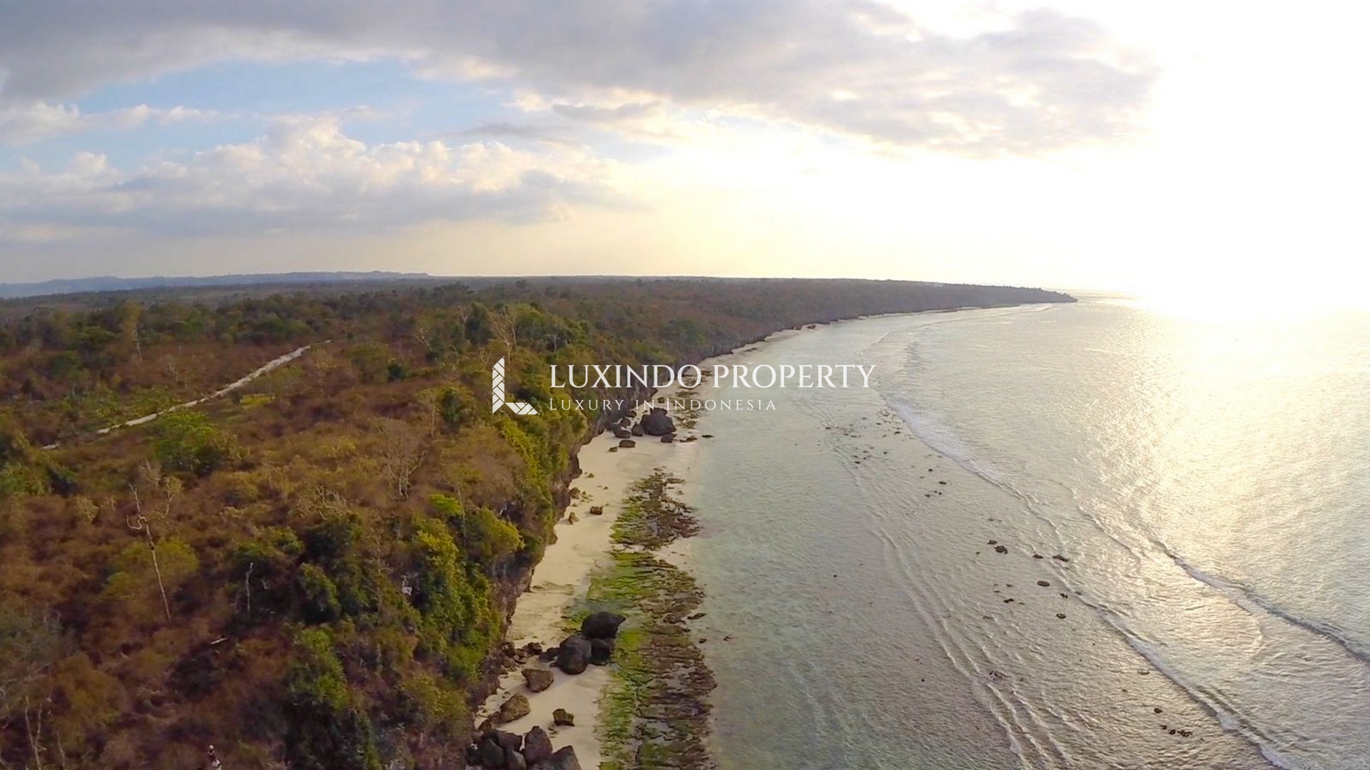 SUMBA - 14,710M2 BEACHFRONT LAND AT BUKAMBERO BEACH (FHL569)