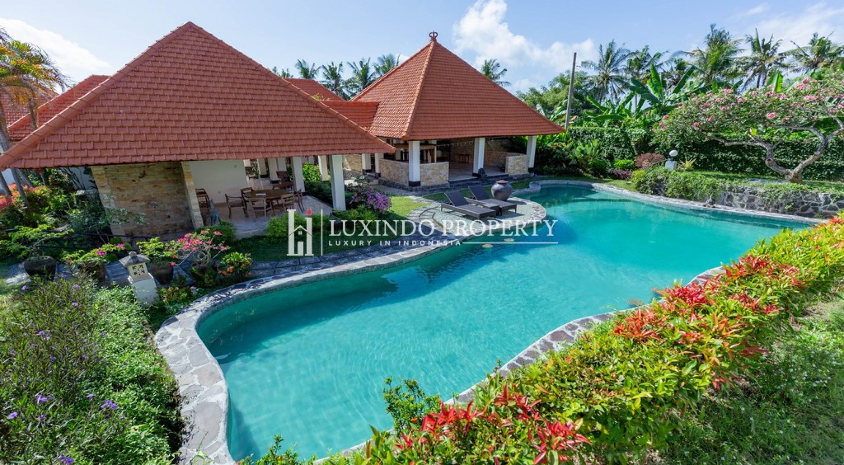 ELEGANT 7-BEDROOM VILLA IN MEDAHAN, GIANYAR WITH OCEAN VIEWS AND LAKE COMO-INSPIRED POOL (FHV439)