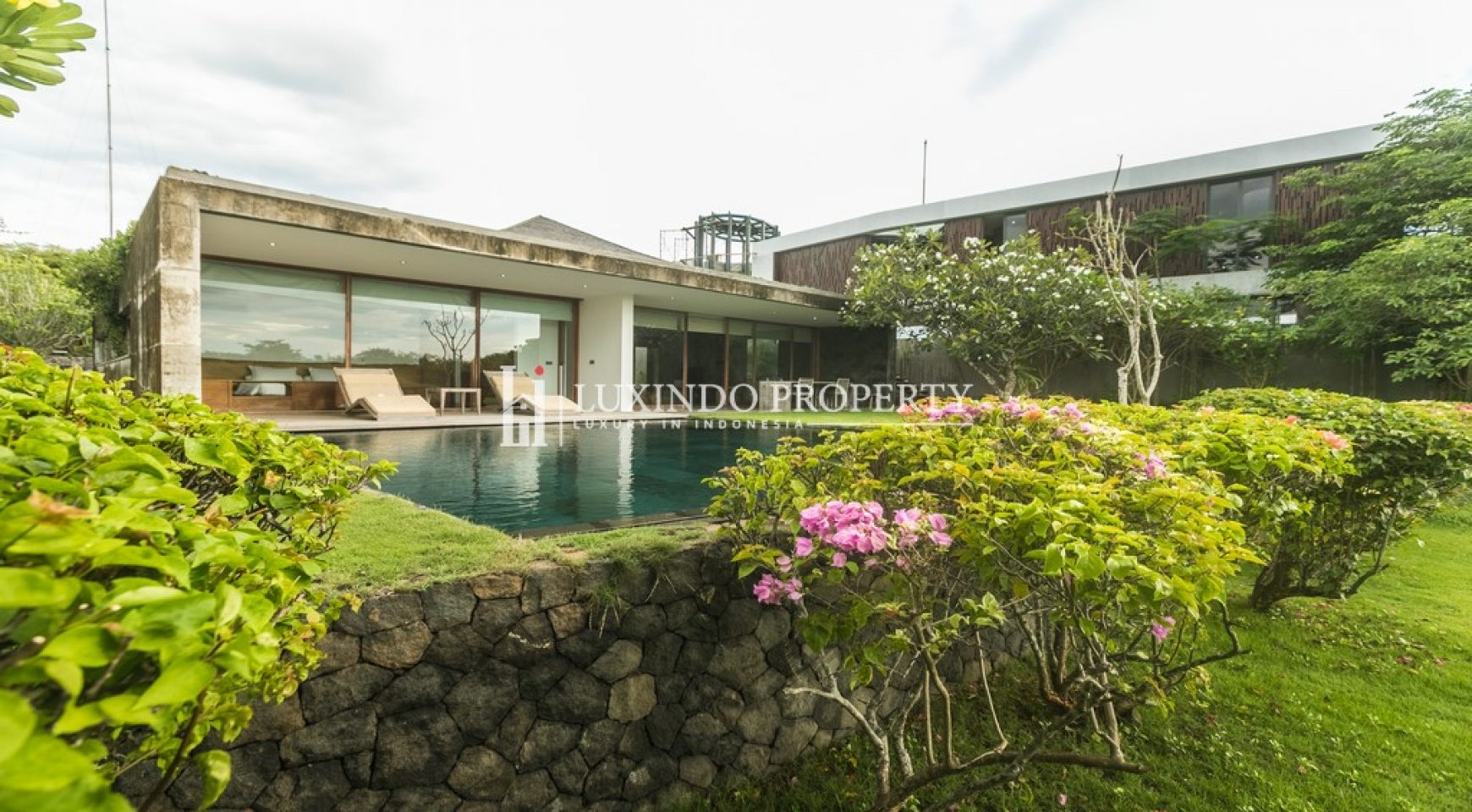 BALANGAN – 3 BEDROOM MODERN VILLA CLOSE TO THE BEACH FOR FREEHOLD SALE (FHV178)