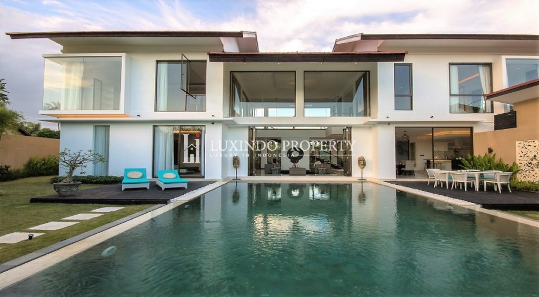 NYANYI – ABSOLUTELY STUNNING 4 BEDROOM LUXURY VILLA (FHV301)