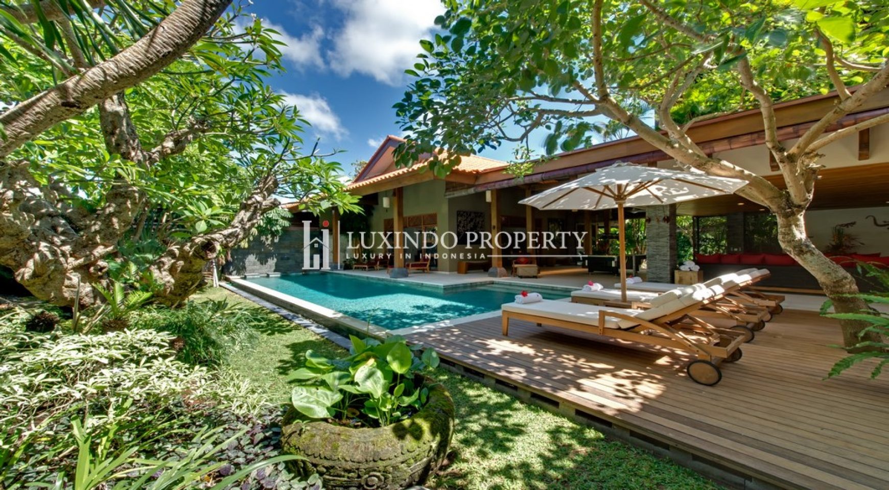 SEMINYAK – TEN BEDROOM VILLA FOR SALE IN THE HEART OF SEMINYAK (FHV248)