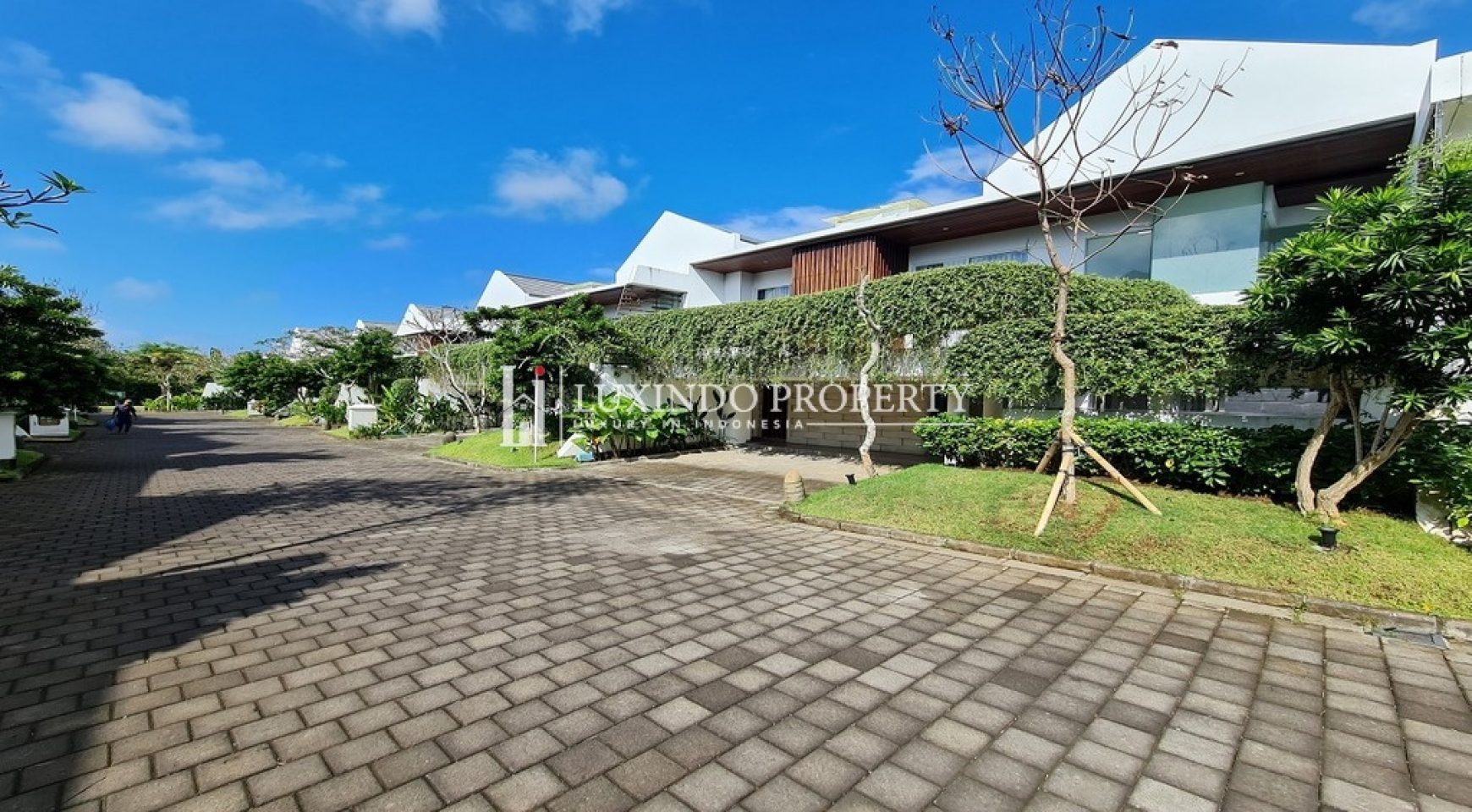 UNGASAN – THREE BEDROOM VILLA FOR FREEHOLD SALE IN VILLA COMPLEX (FHV305X)