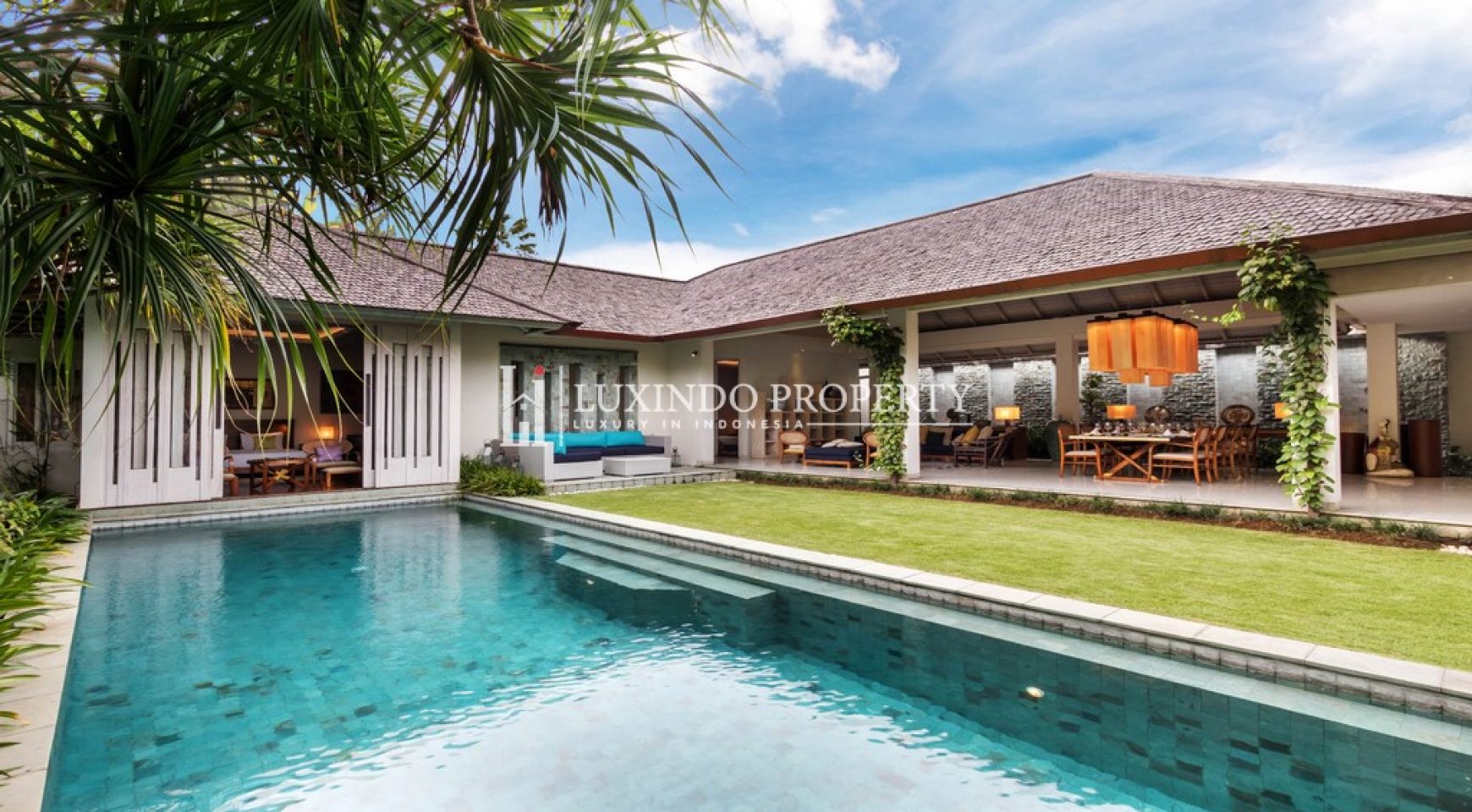 SEMINYAK – EXPANSIVE 3-BEDROOM VILLA IN THE HEART OF OBEROI (LHV415X)